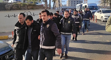 Dolandırıcılık operasyonunda gözaltına alınan zanlılar adliyeye sevk edildi