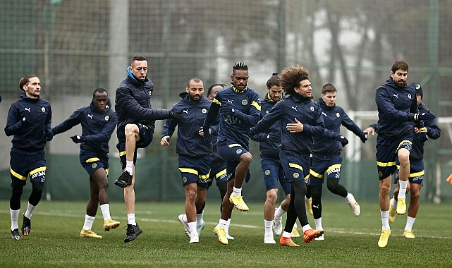 Fenerbahçe'de Gaziantep FK maçı hazırlıkları sürüyor