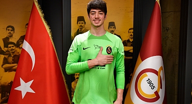 Galatasaray, kaleci Jankat Yılmaz'ın sözleşmesini uzattı