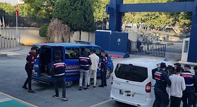 İnternet üzerinden dolandırıcılık yapan 4 kişi tutuklandı