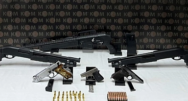 İşyerine düzenlenen operasyonda çok sayıda silah ele geçirildi