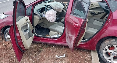 Otomobil ile tır çarpıştı 2 kişi yaralandı