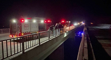 Otomobil köprüden uçtu: 2 ölü, 1 yaralı