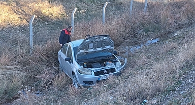 Otomobil şarampole yuvarlandı: 4 yaralı