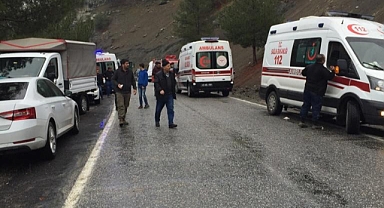 Otomobil uçuruma yuvarlandı: 4 yaralı