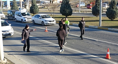 Otomobilin çaptığı yaya ağır yaralandı