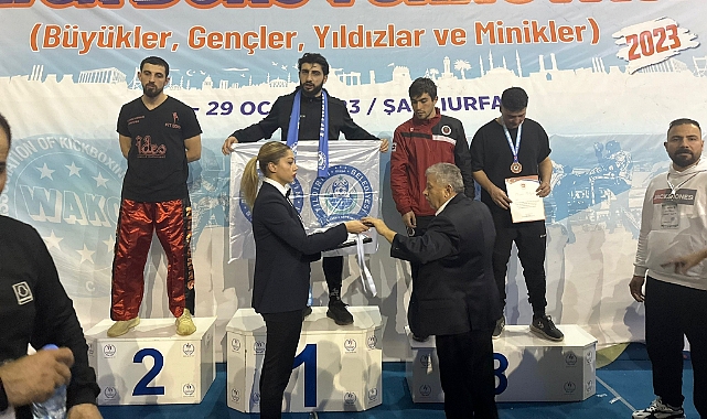 Türkiye Kick Boks Turnuvası'nda Enes Gezer Türkiye şampiyonu oldu
