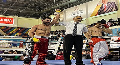 Urfa'da düzenlenen Kick Boks turnuvasında Emre Karaca birinci oldu