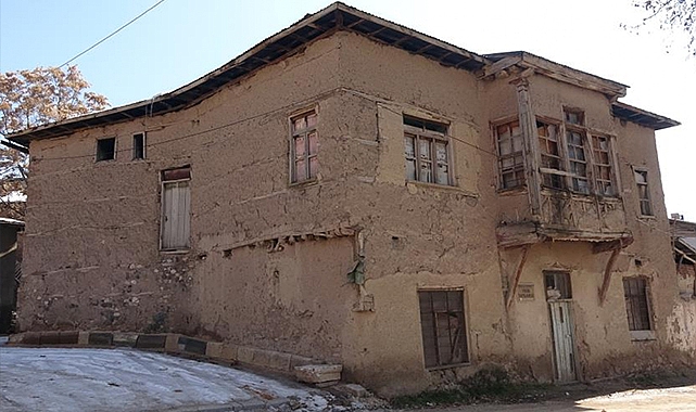 450 yılık tarihi konaklar depreme direniyor