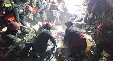 60 yaşındaki kadın 166 saat sonra kurtarıldı