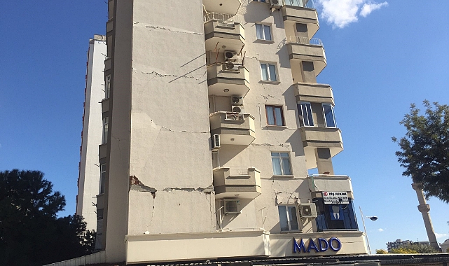 Adana’da 12 bina yıkılırken, yüzlerce binada ağır hasar aldı