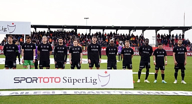 Adana Demirspor, maça siyah forma ile çıktı