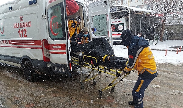 Adıyaman’da çatıdaki karı temizleyen şahıs düştü
