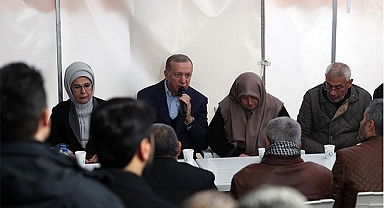 Cumhurbaşkanı Erdoğan, depremzedeleri ziyaret etti
