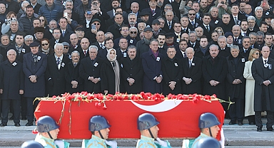 Deniz Baykal son yolculuğuna uğurlandı