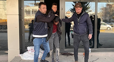 Deprem bölgesinde hırsızlık yapan 2 şahıs yakalandı