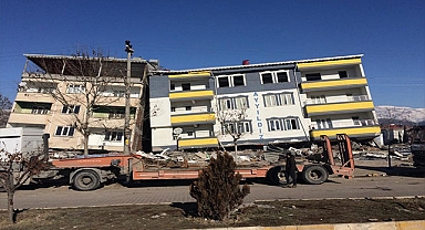 Binaların yıkılmasındaki en büyük sebep 'Zemin Sıvılaşması'