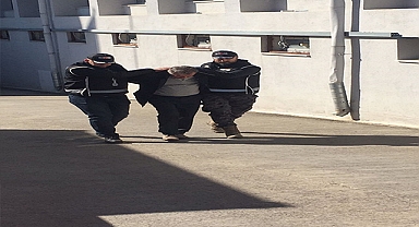 Depremde yıkılan binanın müteahhidi adliyede