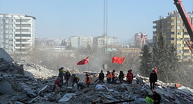 Depremin 7. gününde umutlu bekleyiş sürüyor