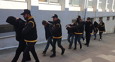 Depremzedelerin eşyalarını çalan 7 kişi yakalandı