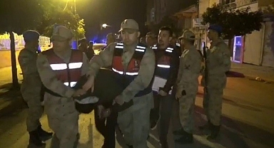 Depremzedelerin evlerine giren hırsızlar yakalandı