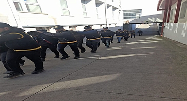 Depremzedelerin malzemesini çalan 10 hırsız tutuklandı