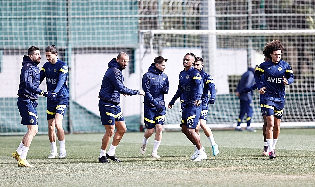 Fenerbahçe'de antrenmanlar tekrar başladı