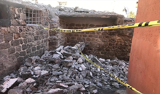 İşçilerin üstüne cami lojmanı çöktü: 1 ölü, 1 yaralı