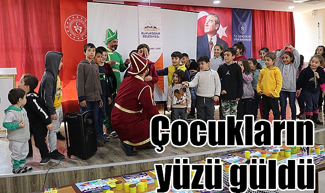 Karagöz ve Hacivat çocukların yüzünü güldürdü