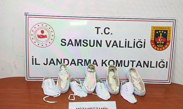 Kargoyla gönderilen 1 kilo 450 gram uyuşturucu ele geçirildi