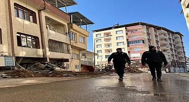 Polis ve bekçi vatandaşların malını koruyor