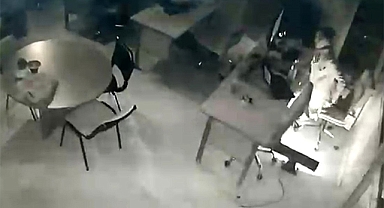 Şanlıurfa’da muhabirin depreme yakalanma anı kamerada