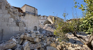 Tarihi camide ilk kez cuma namazı kılınamadı