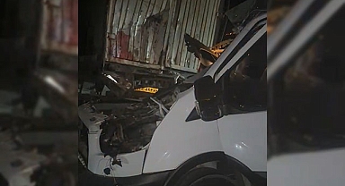 Trafik kazası 1 kişi hayatını kaybetti, 1 kişi ağır yaralandı.