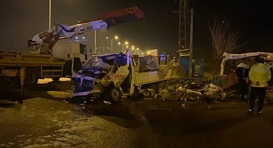 Trafik kazası: 2 ölü, 4 yaralı