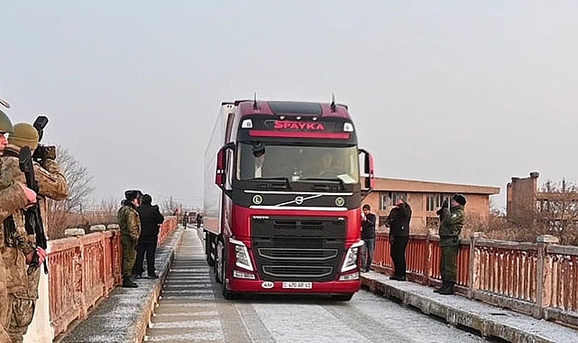 Türkiye-Ermenistan sınırı depremzedeler için açıldı