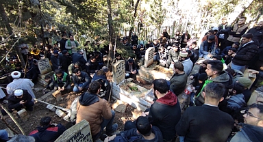 Urfa'da enkaz altında kalan 6 kişilik aile defnedildi