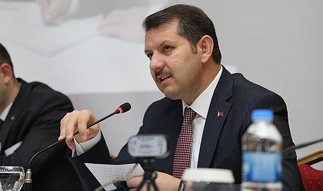 Vali Ayhan'dan açıklama! Okullar pazartesi günü tatil edildi