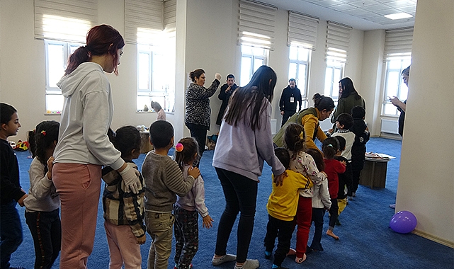 Vatandaşlar depremzede çocuklar için seferber oldu