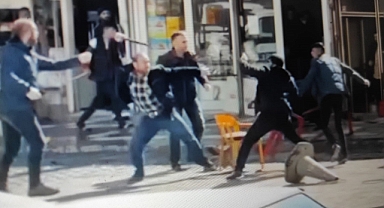 Viranşehir'de iki grup arasında taşlı sopalı kavga! 8 yaralı