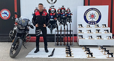 Adana'da 104 silah ele geçirildi