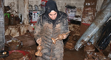 Çalışıp 8 yılda tamamladığı çeyizi selde yok oldu