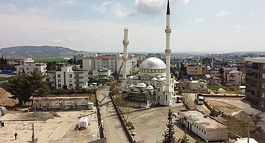 Cami minareleri yıkılıyor