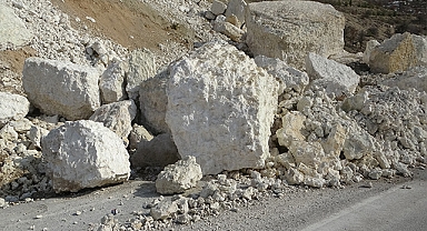 Deprem dağları yerinden oynattı