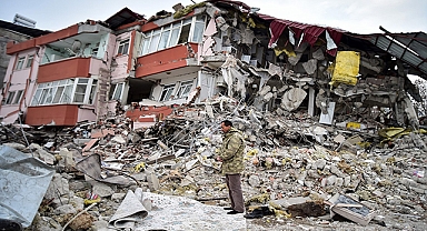 “Depremzedelere ilk iki ay psikoterapi yapılmamalı”