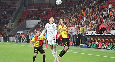 Göztepe, beşli savunmasıyla ligin zirvesinde