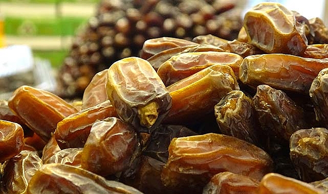 İftar sonrasında uyku haline karşı hurma