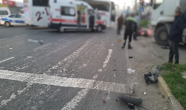 İki motosiklet çarpıştı: 2 ölü, 1 ağır yaralı