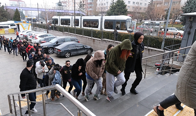 İnternetten araç sigortası yaptırmak isteyen kişileri dolandırdılar