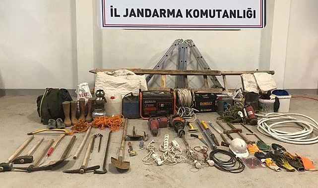 İzinsiz kazı yapan şahıslara suçüstü: 4 gözaltı